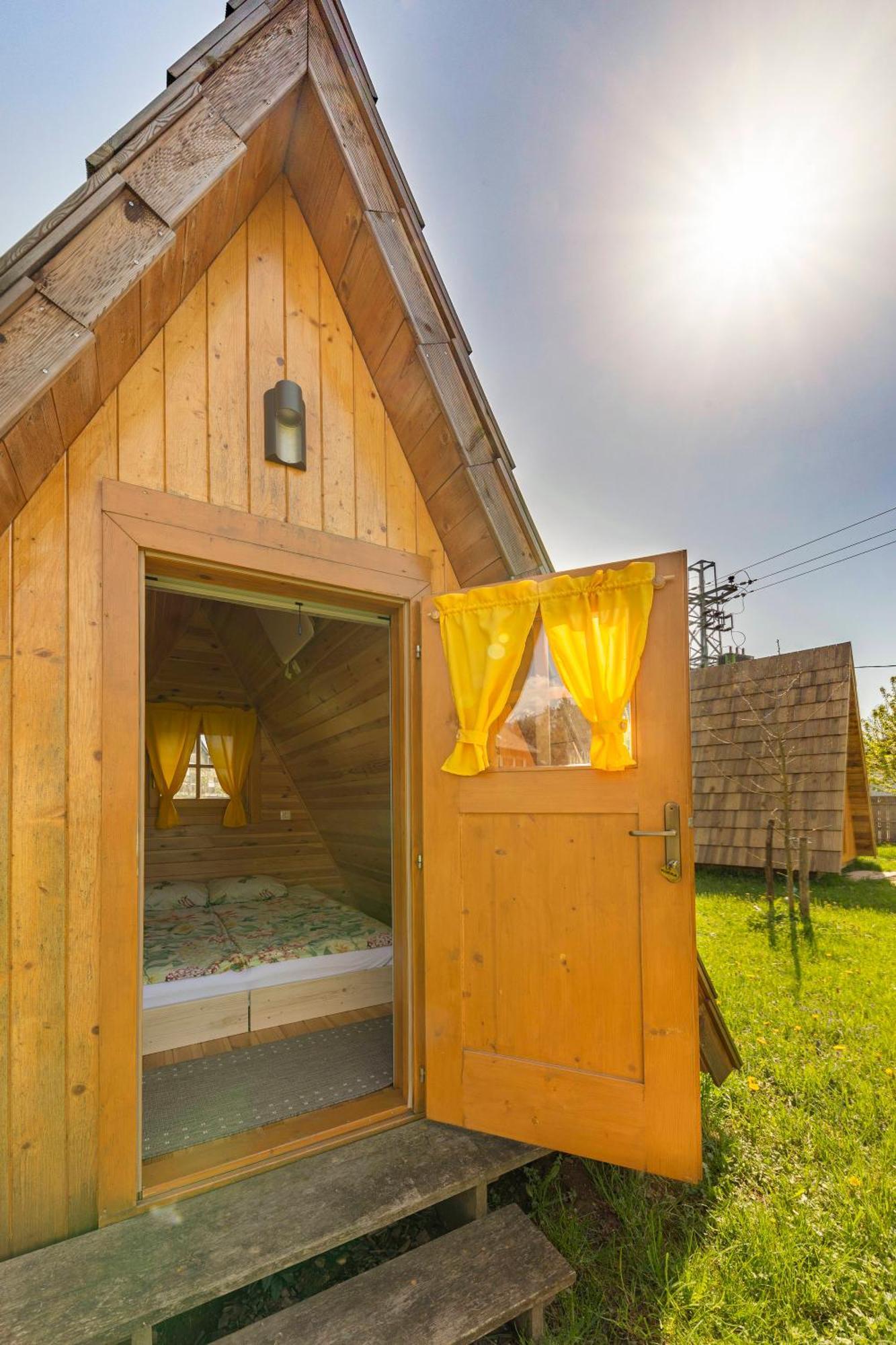Glamping Mohorjev Grunt Hotel Preddvor Exterior foto